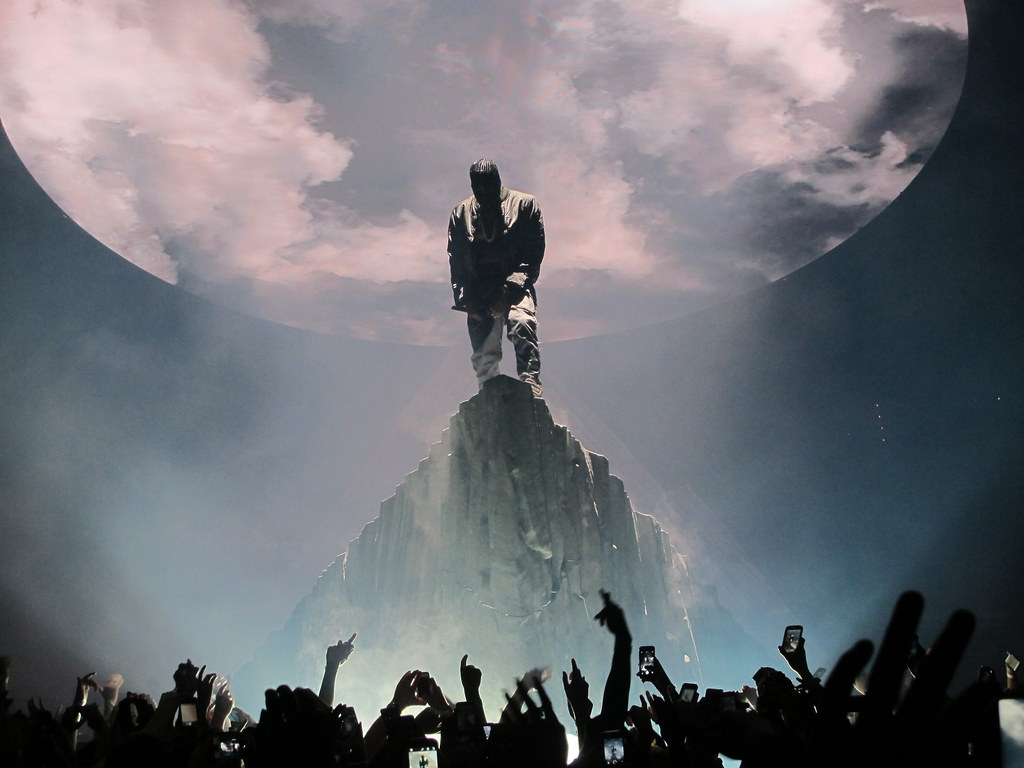 kanye west performing